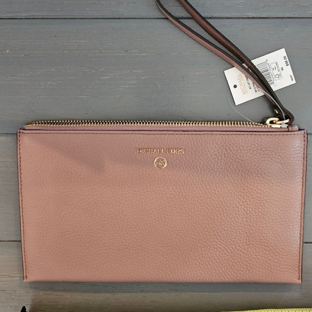 Michael Kors Jet SetโCharm dark fawn Leather Large Zip Clutch Women's wristlet